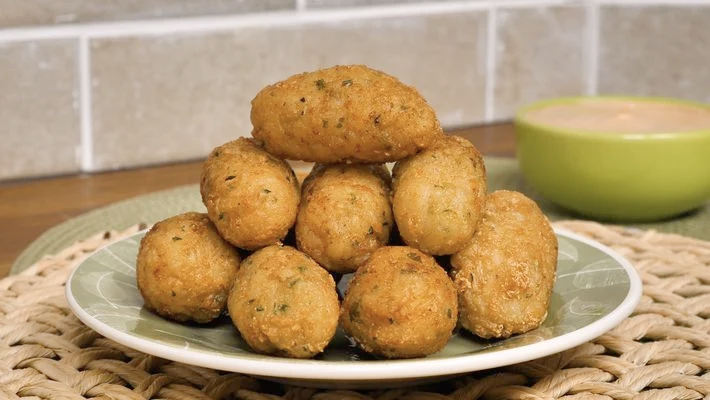 /nix/store/r00zf390xp9248ggng4myd3j41c4xcal-content/recipes/main-courses/imagem-bolinhos-de-arroz.png